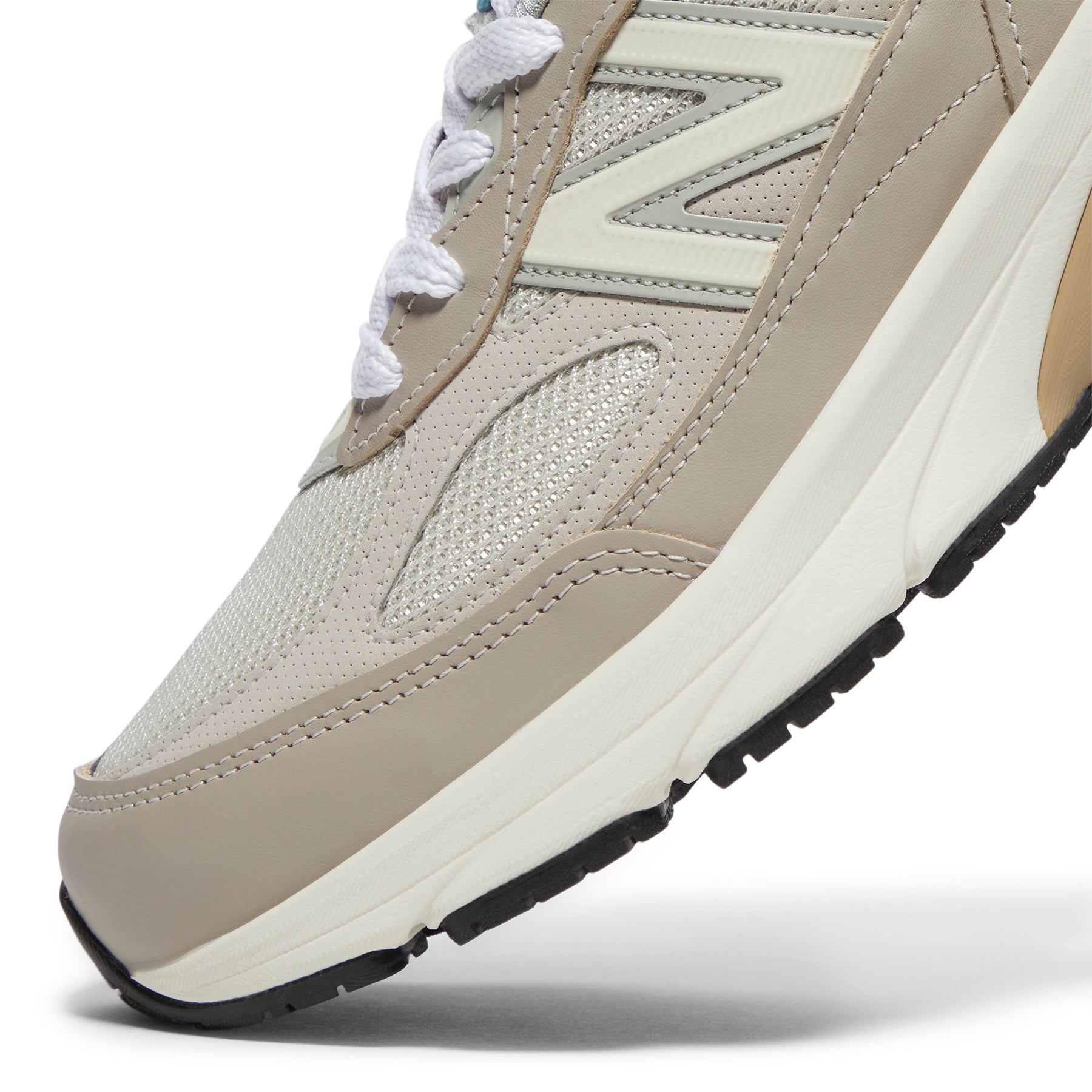 New Balance Made in USA 990v6 (Light Mushroom)